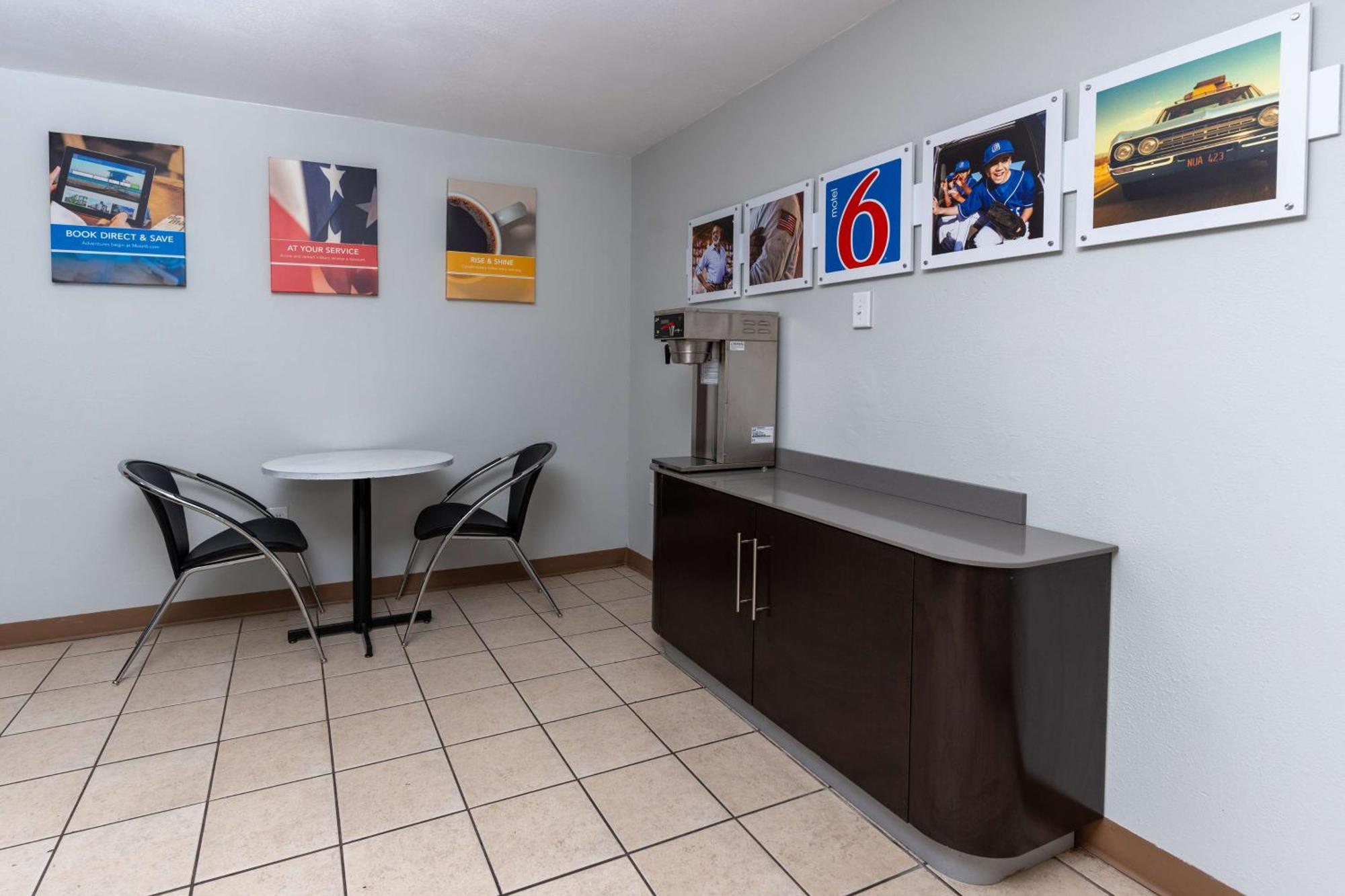 Motel 6-Cincinnati, Oh シャロンビル エクステリア 写真