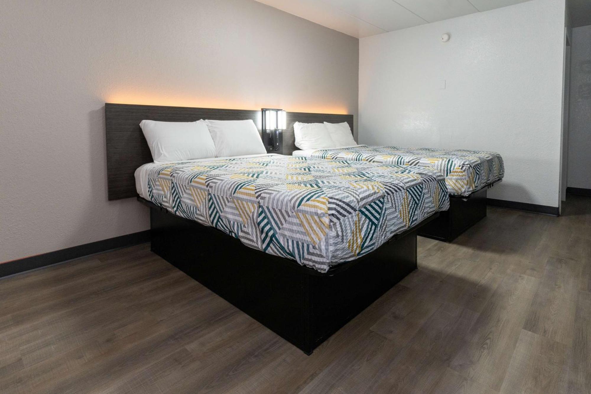 Motel 6-Cincinnati, Oh シャロンビル エクステリア 写真
