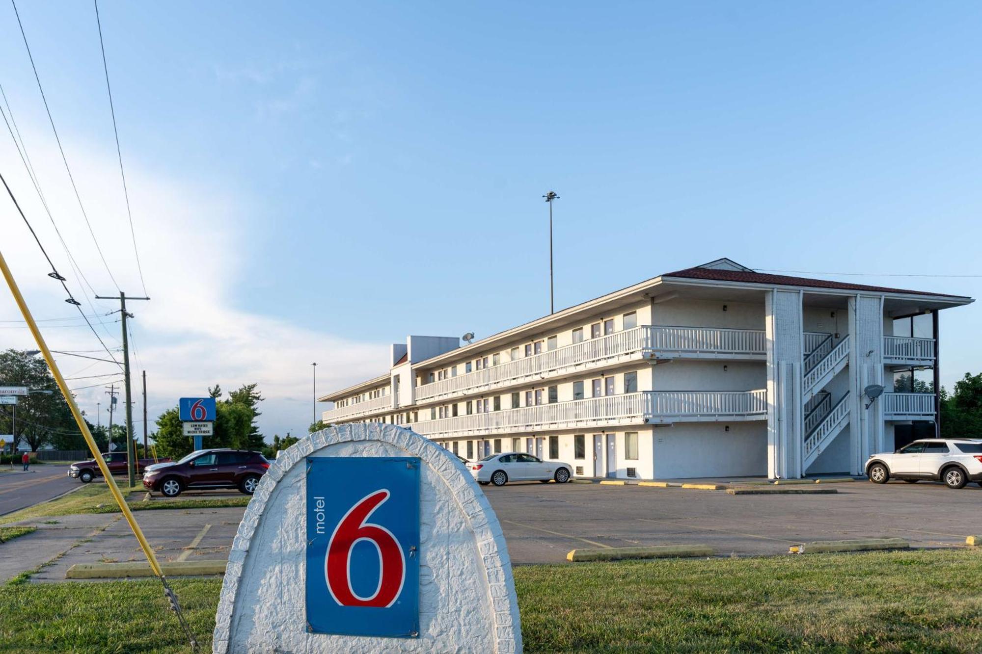 Motel 6-Cincinnati, Oh シャロンビル エクステリア 写真